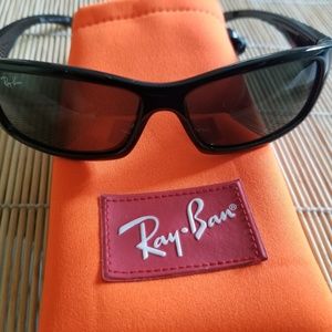 Raybans sunglasses